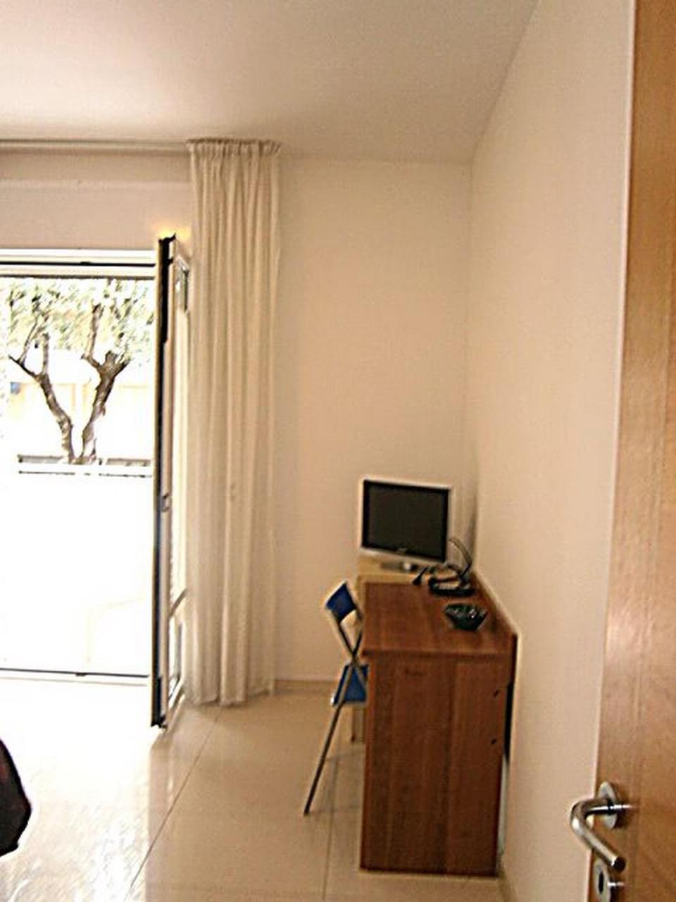 Jolly Apartment *